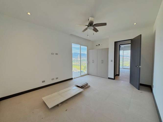ALQUILER DE APARTAMENTO NUEVO EN GUACHIPELIN - Imagen 11