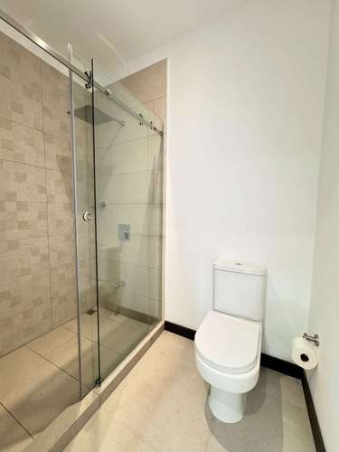 ALQUILER DE APARTAMENTO NUEVO EN GUACHIPELIN - Imagen 19