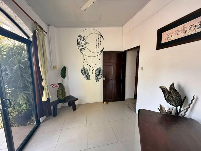 Venta de casa hostel c/piscina y gimnasio, Jacó, Garabito. (MV)