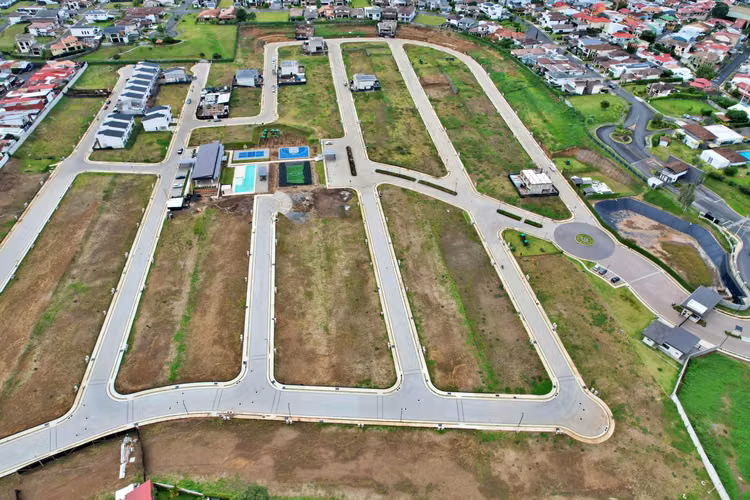 Venta lotes planos de uso residencial, Sánchez, Curridabat. (FE)