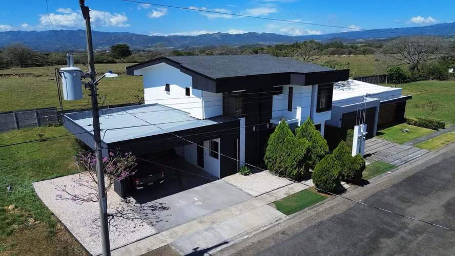 Venta de Casa en Exclusivo Condominio En La Garita de Alajuela