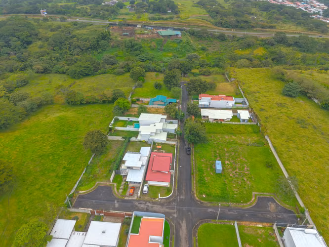 Se vende casa en Residencial | La Guacima