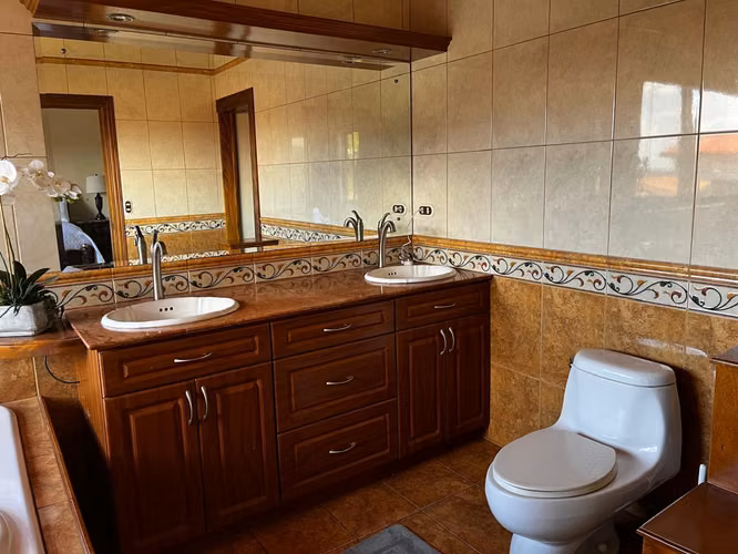 Venta de casa en Mercedes Heredia