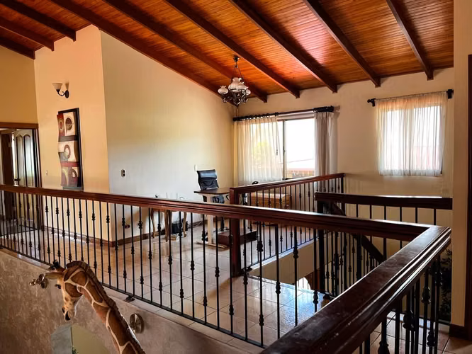 Venta de casa en Mercedes Heredia