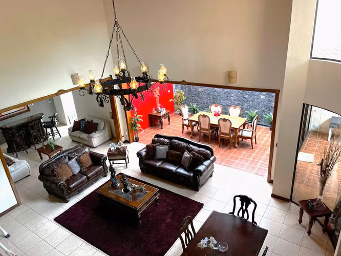 Venta de casa en Mercedes Heredia