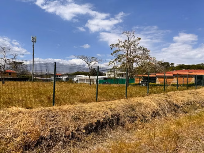 VENTA DE TERRENO PLANO EN LA CARAÑA SANTA ANA - Imagen 3