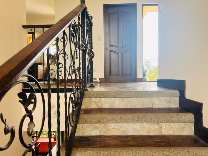 Venta de casa en San Rafael de Coronado en lote de 2500 m2