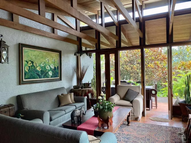 Venta de casa en San Rafael Escazú en lote de 1887 m2 - Imagen 3