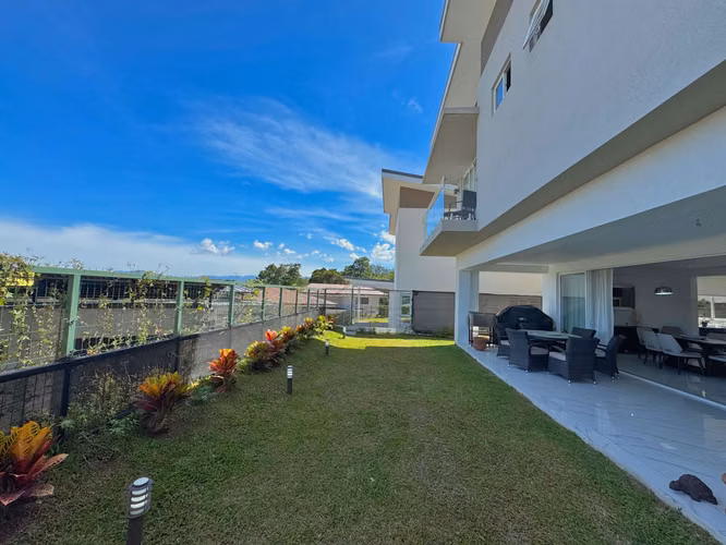 ALQUILER/VENTA DE CASA NUEVA EN GUACHIPELIN