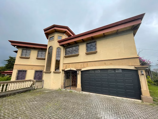 Venta Gran casa de lujo en Coronado – ¡Amplia, elegante y rodeada de naturaleza! con 5 habitaciones