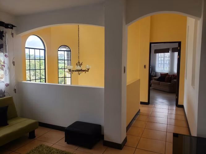 Venta Gran casa de lujo en Coronado – ¡Amplia, elegante y rodeada de naturaleza! con 5 habitaciones