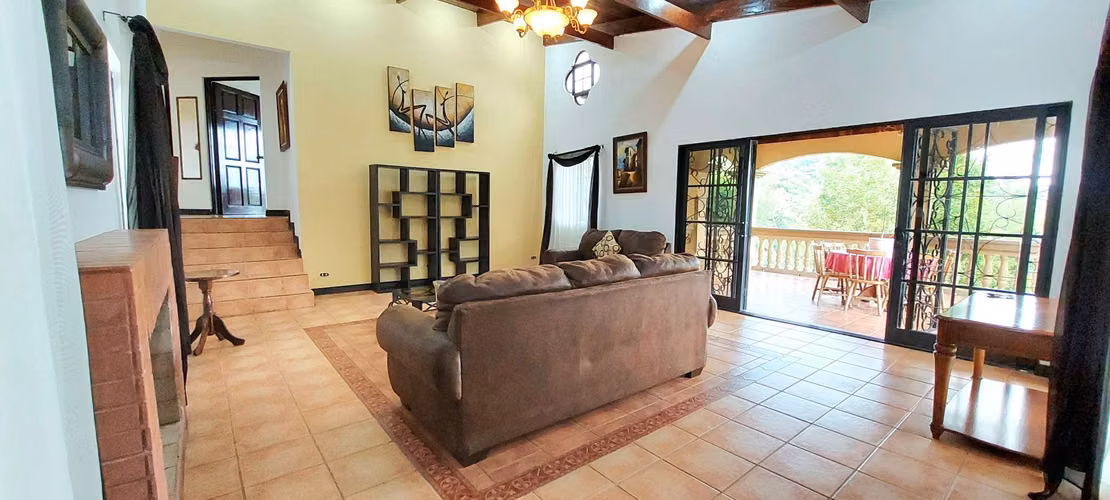 Venta Gran casa de lujo en Coronado – ¡Amplia, elegante y rodeada de naturaleza! con 5 habitaciones