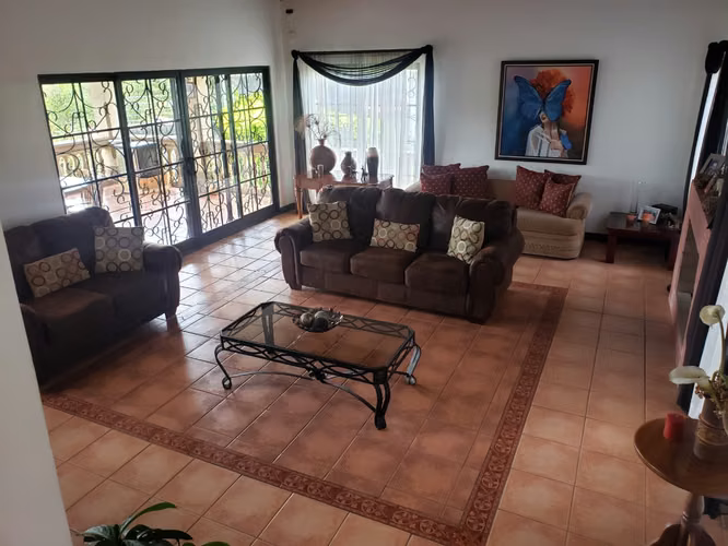 Venta Gran casa de lujo en Coronado – ¡Amplia, elegante y rodeada de naturaleza! con 5 habitaciones