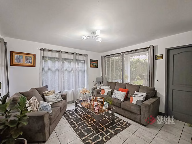 Venta de casa con uso de suelo mixto, Escazú, San Rafael.