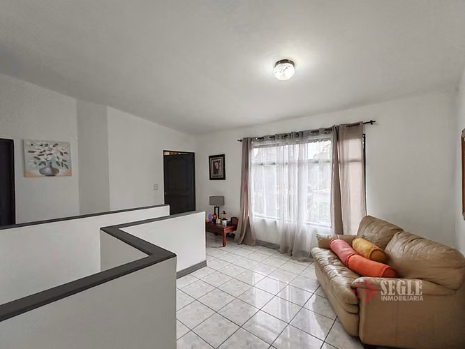 Venta de casa con uso de suelo mixto, Escazú, San Rafael.
