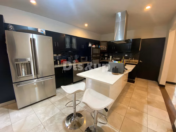 Venta de moderna casa de 5 hab. C/patio. Pinares de Curridabat - Imagen 10