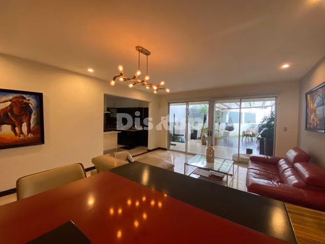 Venta de moderna casa de 5 hab. C/patio. Pinares de Curridabat - Imagen 6