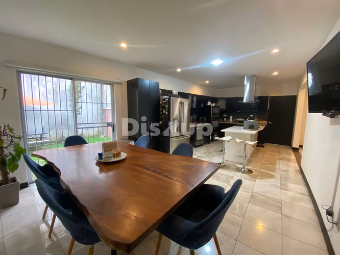 Venta de moderna casa de 5 hab. C/patio. Pinares de Curridabat - Imagen 8