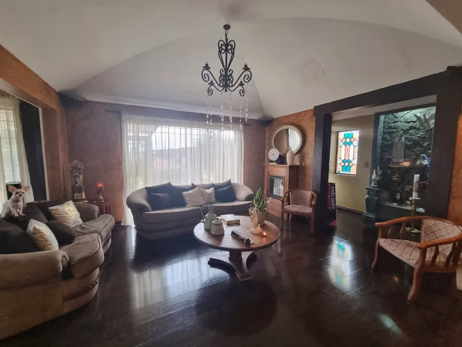 Se Vende Amplia Casa Heredia 6 Dormitorios