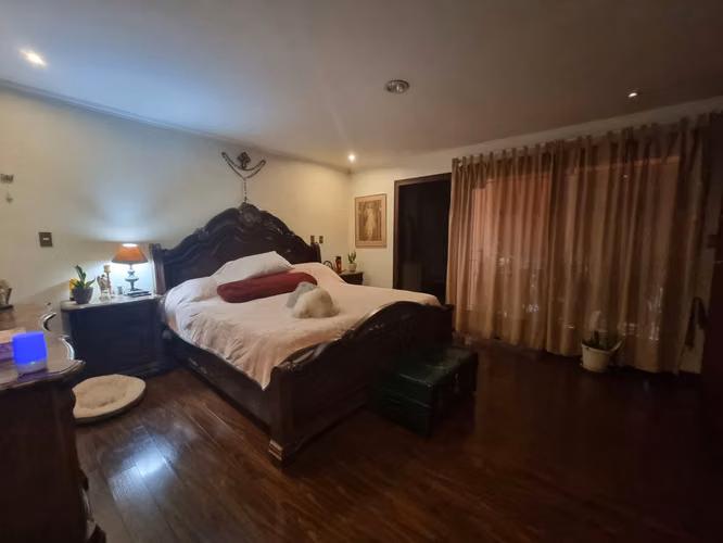 Se Vende Amplia Casa Heredia 6 Dormitorios