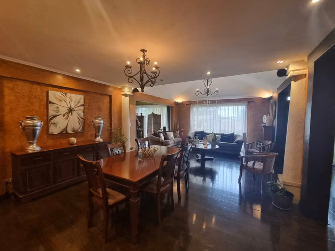 Se Vende Amplia Casa Heredia 6 Dormitorios