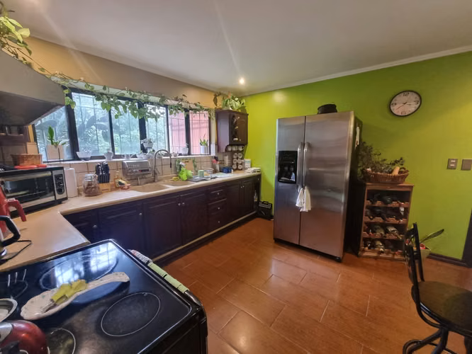 Se Vende Amplia Casa Heredia 6 Dormitorios