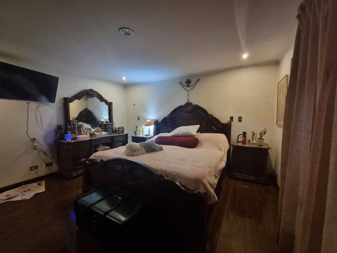 Se Vende Amplia Casa Heredia 6 Dormitorios