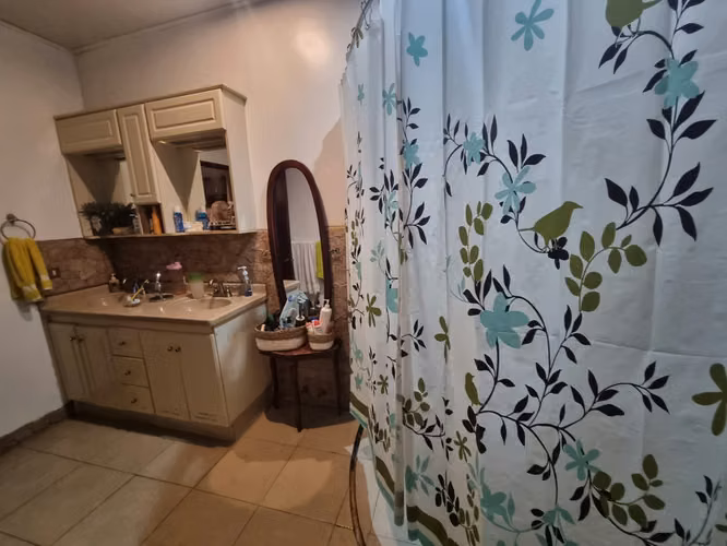 Se Vende Amplia Casa Heredia 6 Dormitorios