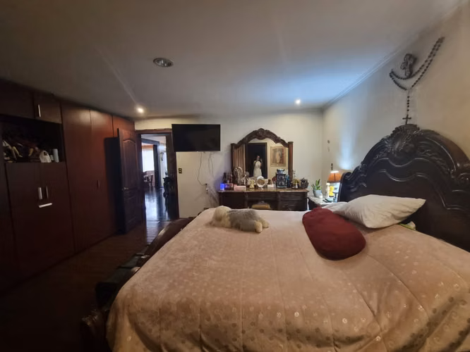 Se Vende Amplia Casa Heredia 6 Dormitorios