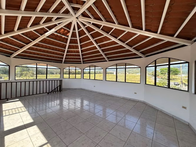 Venta de Local-Espacio Comercial en Playa Jacó