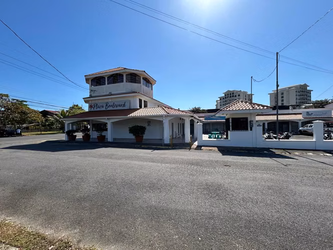Venta de Local-Espacio Comercial en Playa Jacó