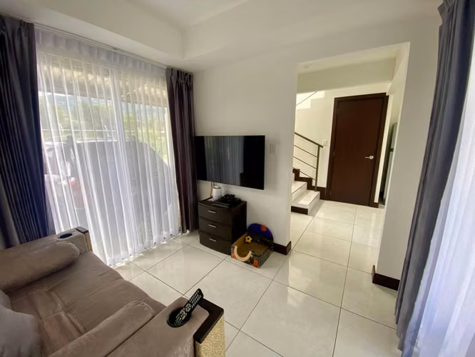 Venta de Casa en El Guarco  El Tejar Cartago en condominio - Imagen 3