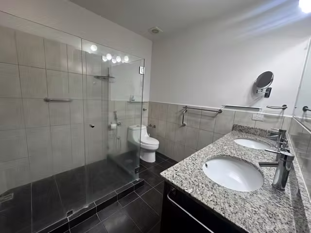Gran Apartamento en Venta en Condominio en Pozos Santa Ana - Imagen 13