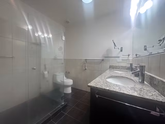 Gran Apartamento en Venta en Condominio en Pozos Santa Ana - Imagen 14