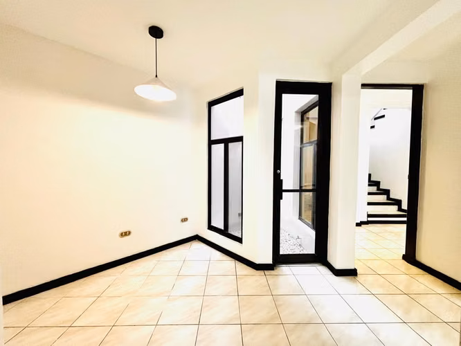 Escazú - Zona del Country Cub - 3 hab + 2.5 baños - Remodelada - 3 parqueos - Imagen 7