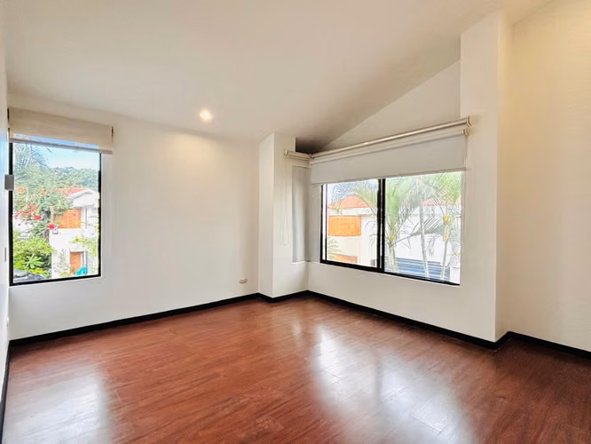 Escazú - Zona del Country Cub - 3 hab + 2.5 baños - Remodelada - 3 parqueos - Imagen 11