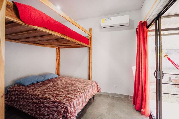 Venta de 4 Villas Modernas Totalmente Amuebladas con Piscina – Cerca de Playa Avellanas - Imagen 17