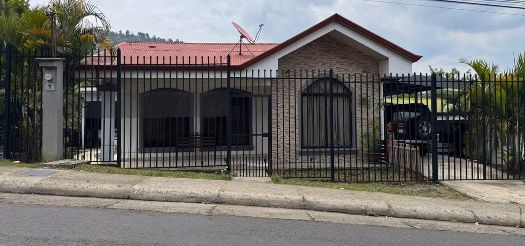 Encantadora casa de 3 dormitorios en San Miguel, Naranjo, Costa Rica - Imagen 5