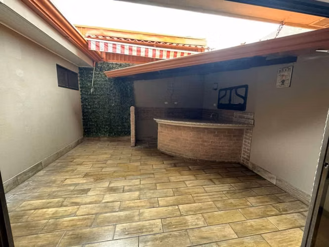 SE VENDE CASA EN RESIDENCIAL HEREDIA SAN FRANCISCO