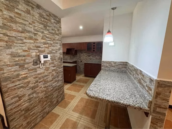 SE VENDE CASA EN RESIDENCIAL HEREDIA SAN FRANCISCO