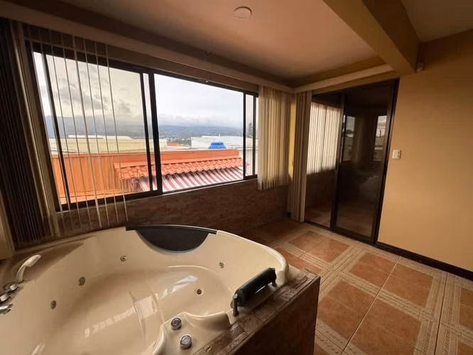 SE VENDE CASA EN RESIDENCIAL HEREDIA SAN FRANCISCO