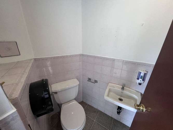 Alquiler de local en Barrio Escalante ( 3er Piso con Ascensor ) - Imagen 3