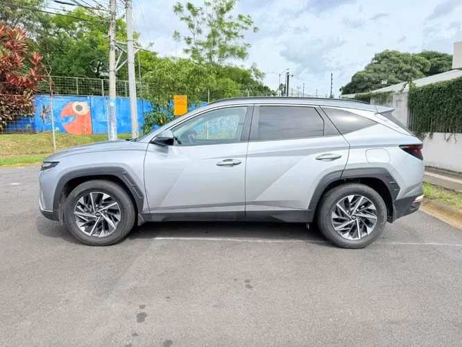 HUINDAI TUCSON 2022 4x2