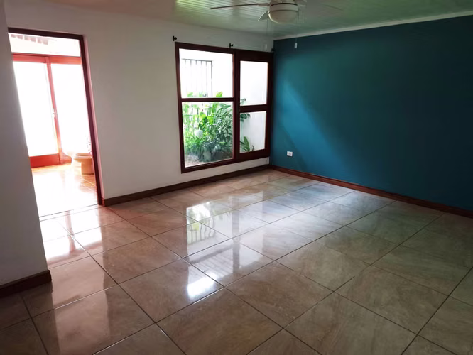 CASA EN ESCAZÚ. SAN RAFAEL. BELLO HORIZONTE.