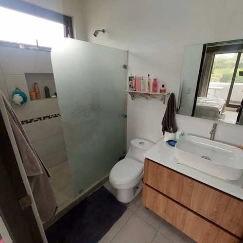 Venta de moderna casa en con cocina amplia y patio para disfrutar en La Guácima