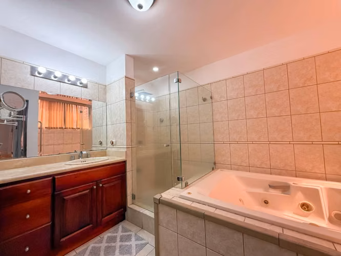 Condo a la venta en Lindora, cerca del Colegio Saint Jude