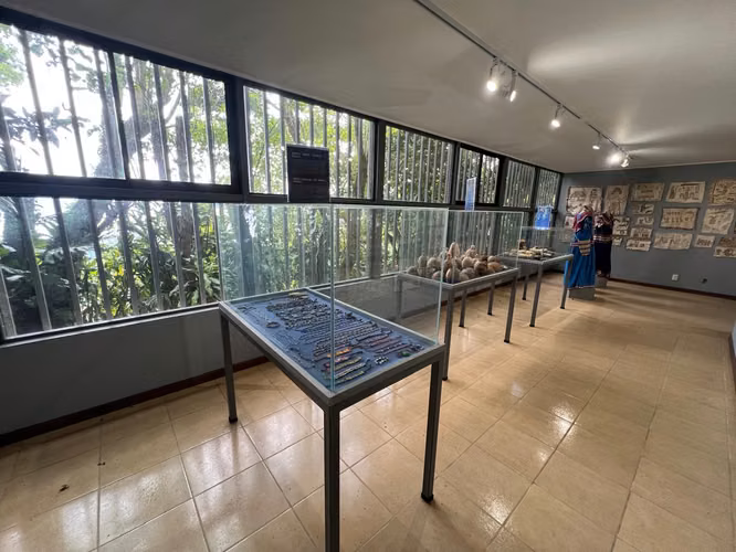Propiedad de montaña, 1 ha, 2 construcciones, naturaleza y vistas