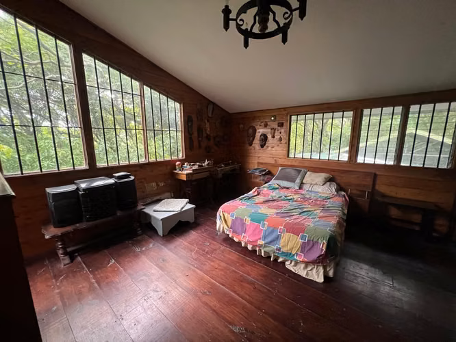 Propiedad de montaña, 1 ha, 2 construcciones, naturaleza y vistas