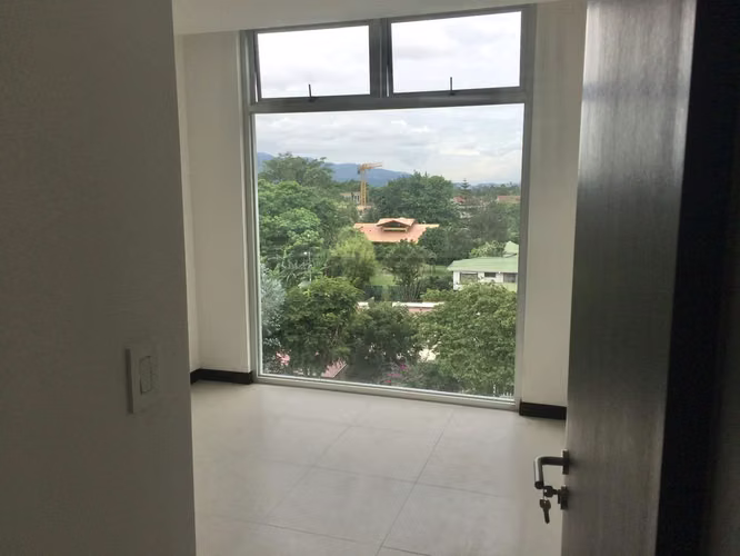 SE ALQUILA PINARES NORTE CERCA DE WALL MART - Imagen 5