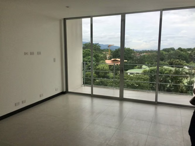 SE ALQUILA PINARES NORTE CERCA DE WALL MART - Imagen 2